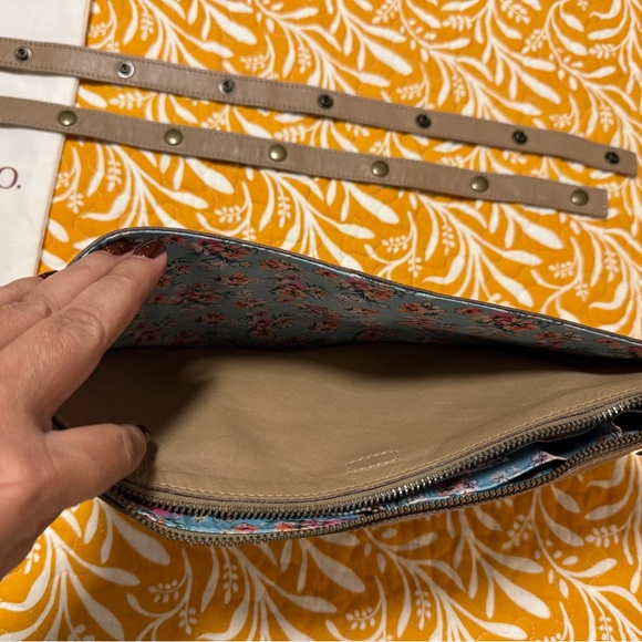 Lyons Leather Co. Seashell Queen Bee - Picture 11 of 15